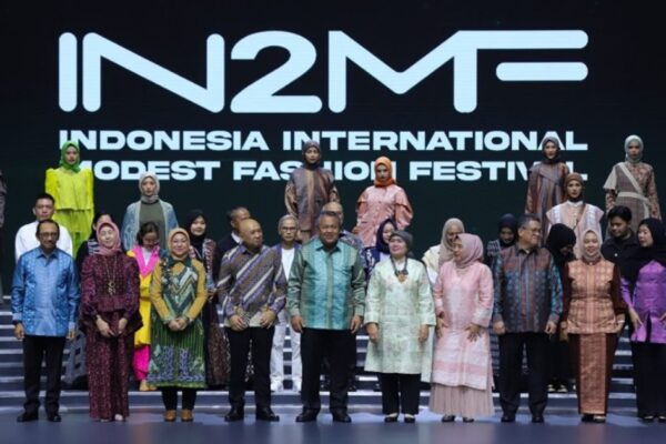 IN2MF-2024-Parade-1.573-Koleksi-Modest-Fashion-Indonesia-Siap-Jadi-Pusat-Mode-Global